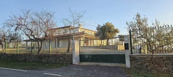 5 غرف نوم منزل في Azinhoso, Portugal رقم 39629 36