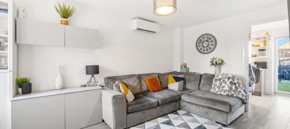 2 bedrooms House in Horley, United Kingdom No. 1062 6