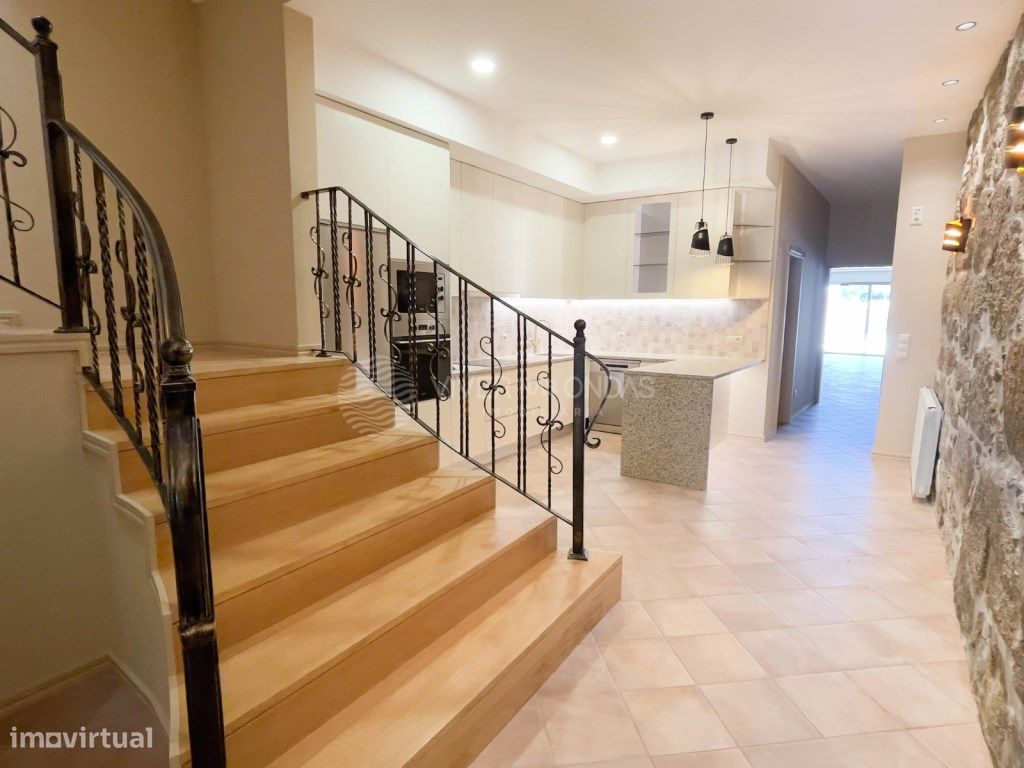 2 bedrooms House in Vila Nova de Gaia, Portugal No. 206841