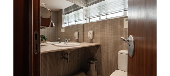 5 bedrooms Villa in Lisbon, Portugal No. 110593 17