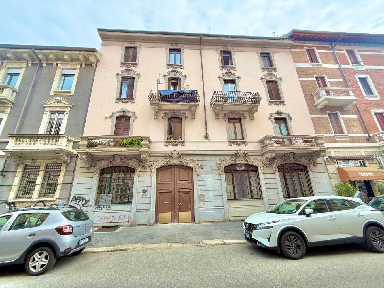 2 rooms Apartment in Milan, Italy No. 310618