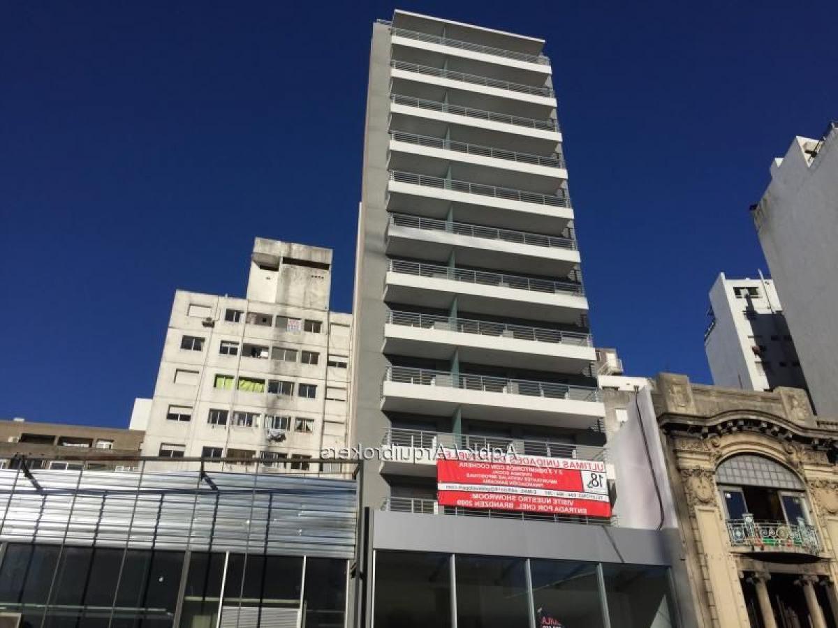 Apartamento de 3 dormitorios en Montevideo, Uruguay No. 10423