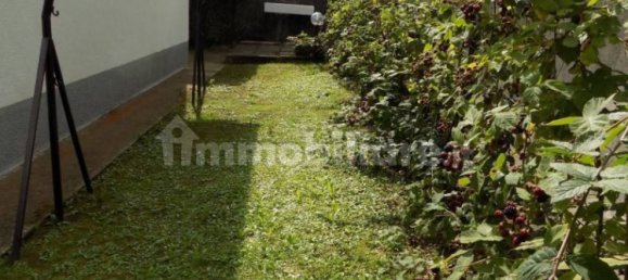 3 bedrooms Villa in Locatello, Italy No. 264526 4