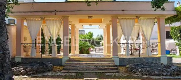 Villa de 22 habitaciónes en Calimera, Italy No. 102132 3