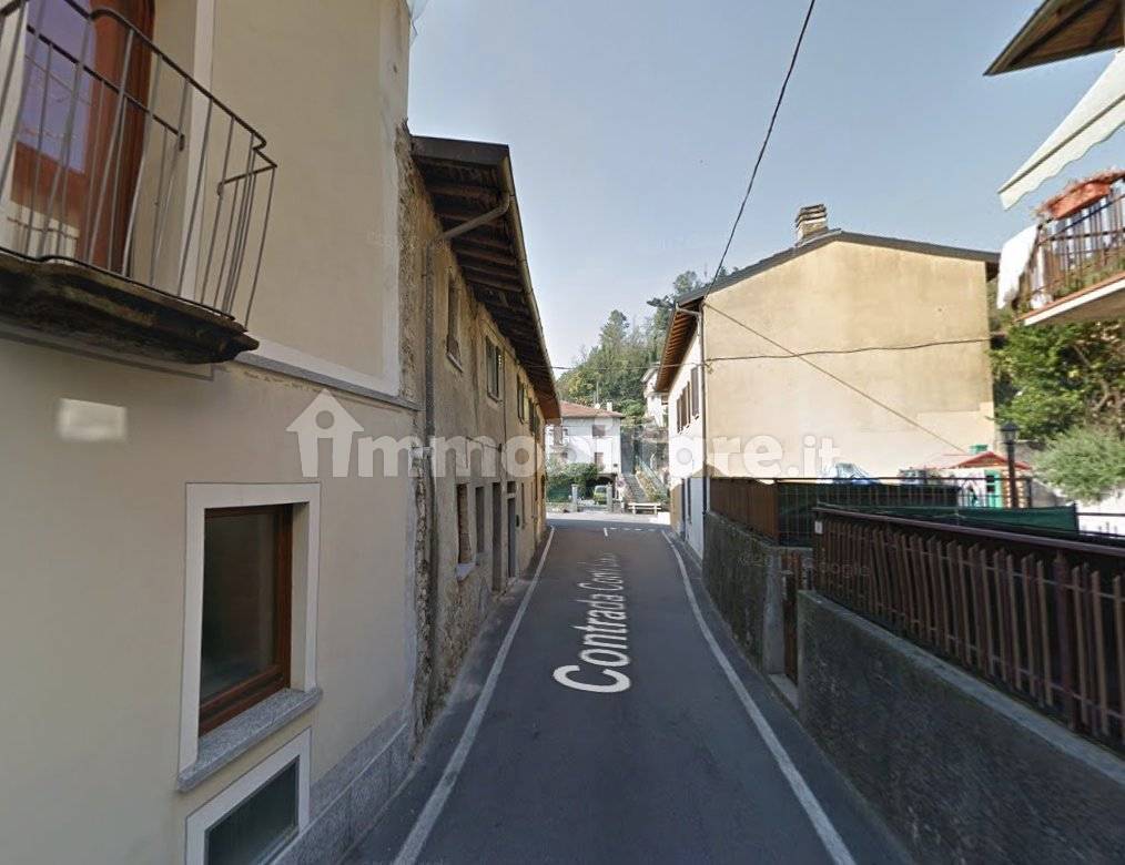 1 room Office in Cocquio-Trevisago, Italy No. 372654
