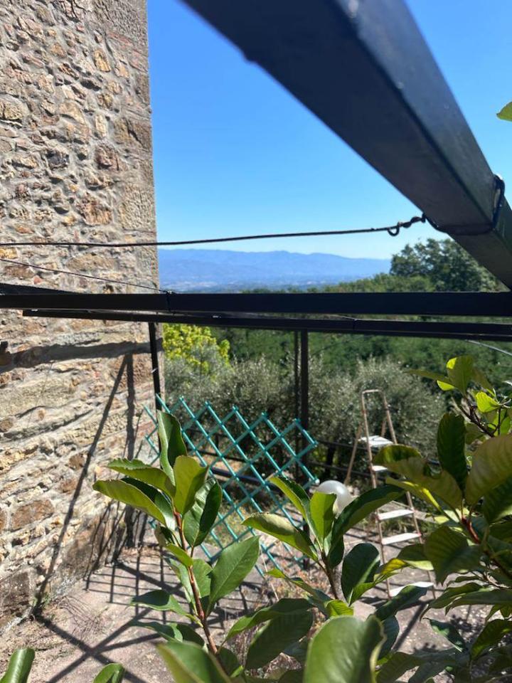 4 rooms House in Cavriglia, Italy No. 160835