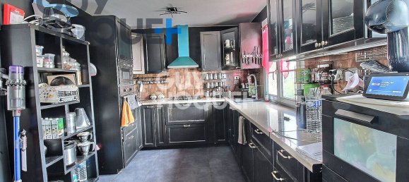 4 bedrooms House in Villeparisis, France No. 130781 3