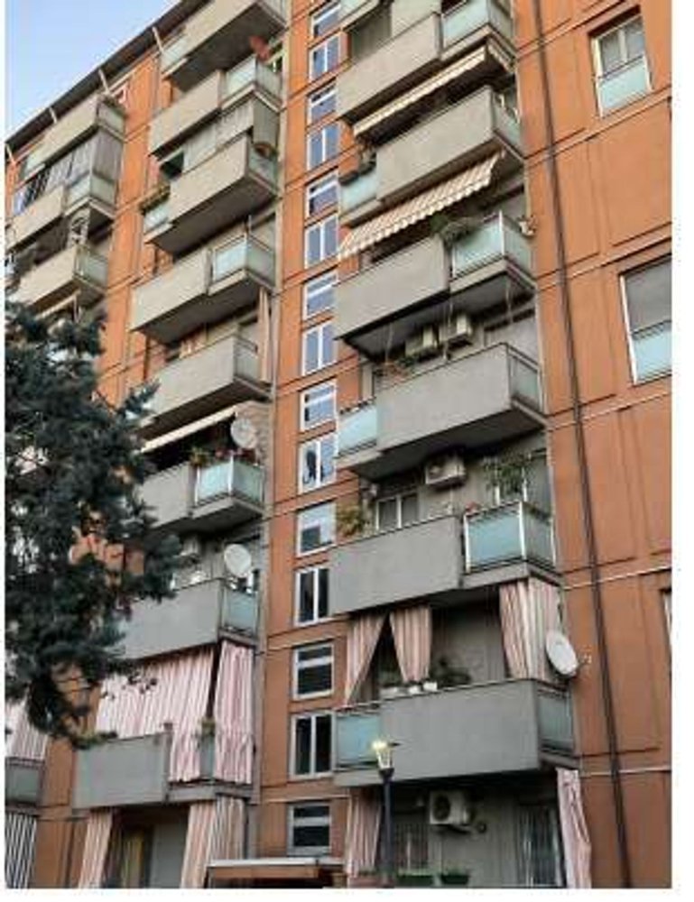 Квартира с 2 комнатами в Милан, Италия № 273864