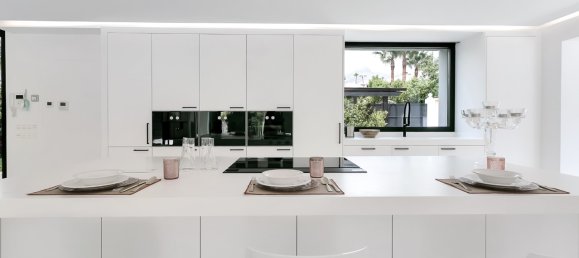 4 Schlafzimmer Villa in Marbella, Spain, Nr. 96516 7