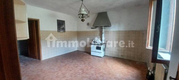 4 bedrooms Apartment in Arezzo, Italy No. 372030 3