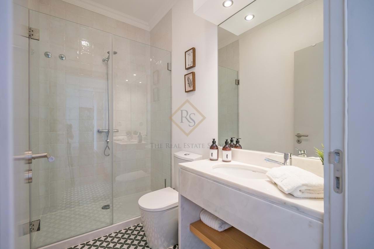 7 chambres Bâtiment à Lisbon, Portugal No. 99212