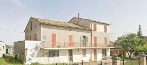 8 rooms House in Monte Urano, Italy No. 292950 9