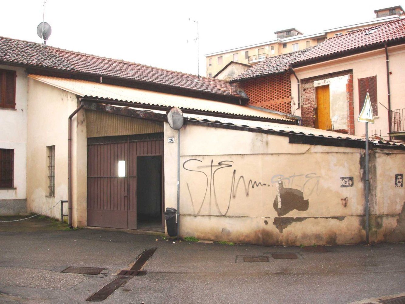 Garagem em Vigevano, Italy 177 m² N.º 11567