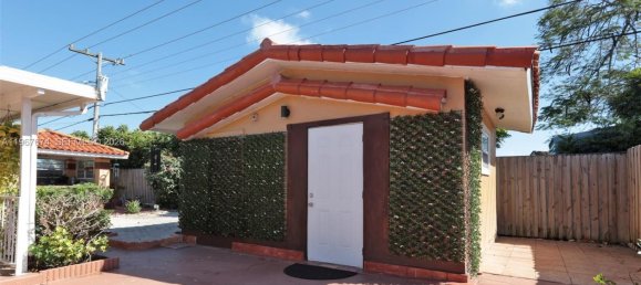 4 dormitorios villa en venta en Miami, Miami-Dade, Florida, USA № 615930 6