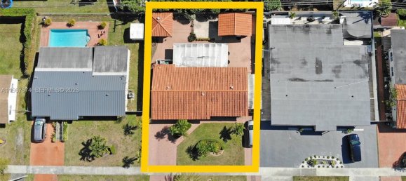 4 dormitorios villa en venta en Miami, Miami-Dade, Florida, USA № 615930 3