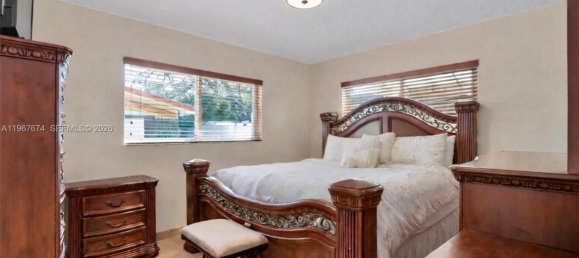 4 dormitorios villa en venta en Miami, Miami-Dade, Florida, USA № 615930 16