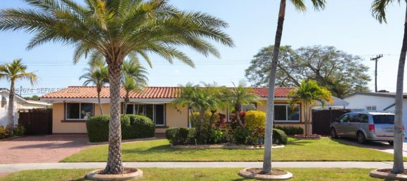 4 dormitorios villa en venta en Miami, Miami-Dade, Florida, USA № 615930 25