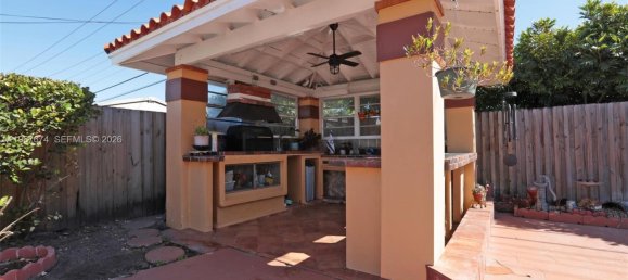 4 dormitorios villa en venta en Miami, Miami-Dade, Florida, USA № 615930 8