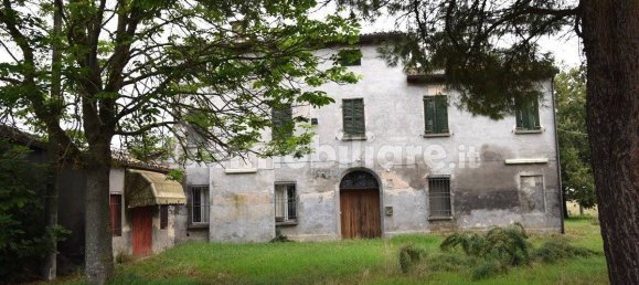 6 bedrooms House in Russi, Italy No. 113968 5