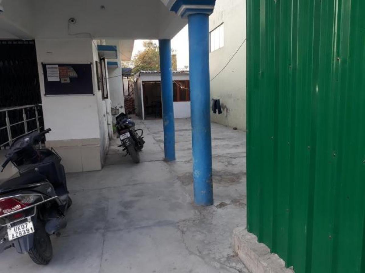 8 bedrooms House in Dehradun, India No. 14196