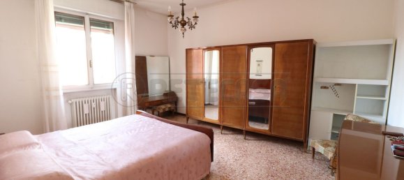 5 bedrooms Apartment in Ferrara, Italy No. 380735 10