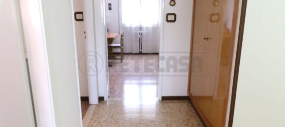 5 bedrooms Apartment in Ferrara, Italy No. 380735 9