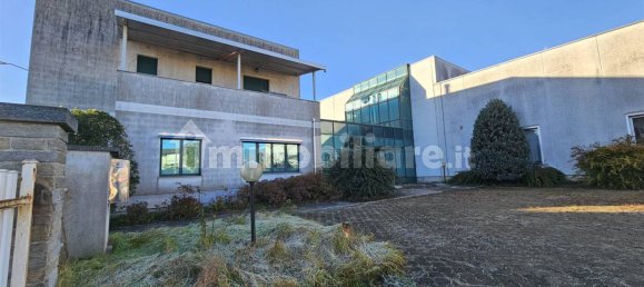 5 rooms Warehouse in Quaregna Cerreto, Italy No. 72720 3