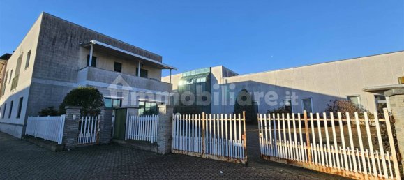 5 rooms Warehouse in Quaregna Cerreto, Italy No. 72720 2