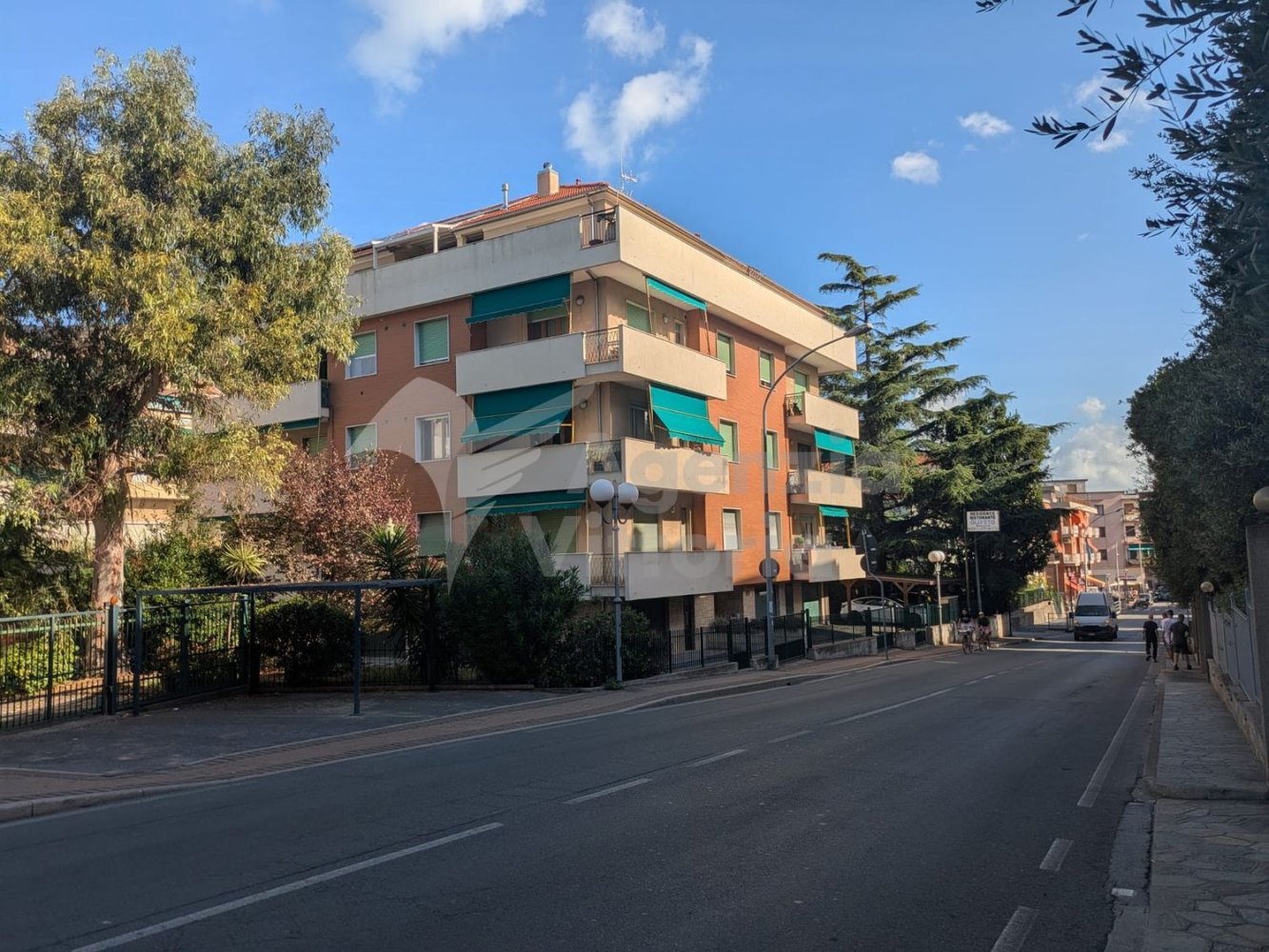 Apartamento de 4 dormitorios en Ceriale, Italy No. 346261