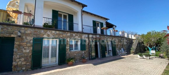 3 bedrooms Villa in Imperia, Italy No. 263737 2