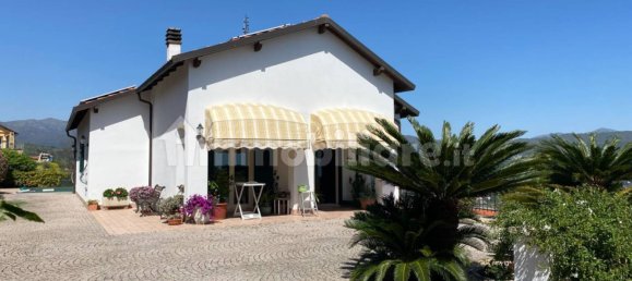 3 bedrooms Villa in Imperia, Italy No. 263737 3