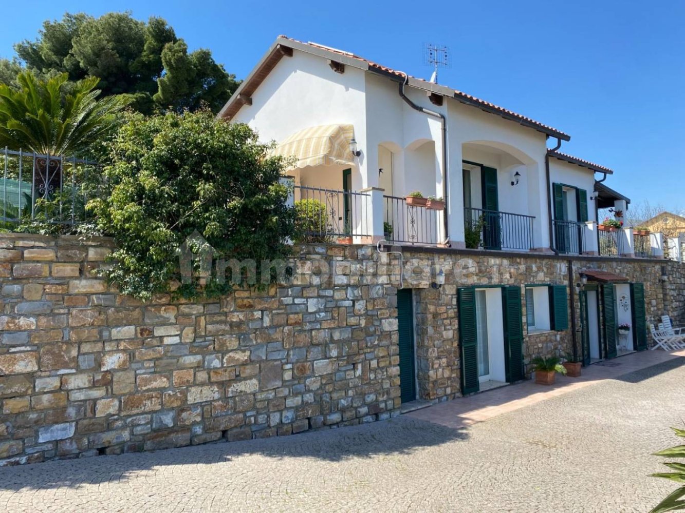 3 bedrooms Villa in Imperia, Italy No. 263737