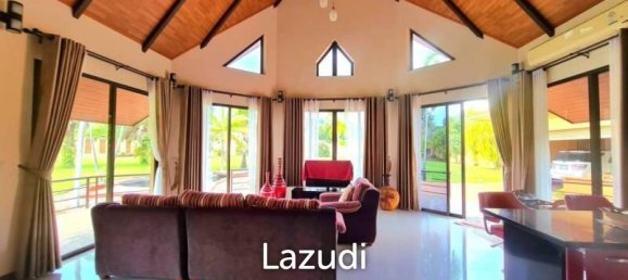 Кафе / ресторан с 6 спальнями в Саттахип, Таиланд № 15497 10