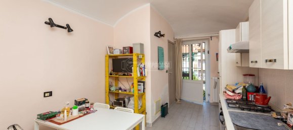 2 rooms Apartment in Turin, Italy No. 295416 4