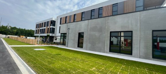 199m² Commercial property in Roncq, France No. 274609 2