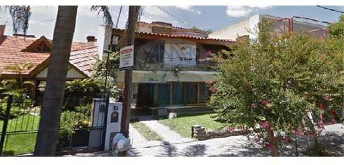 4 bedrooms House in Moron, Argentina No. 9341