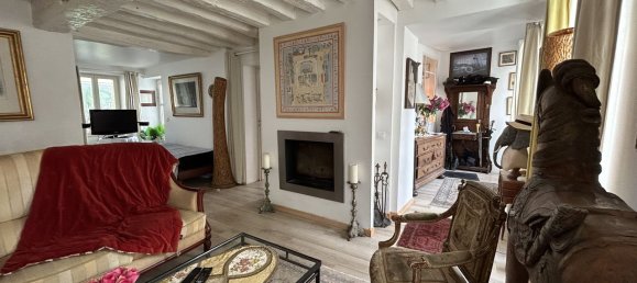 3 bedrooms House in Senlis, France No. 85015 2