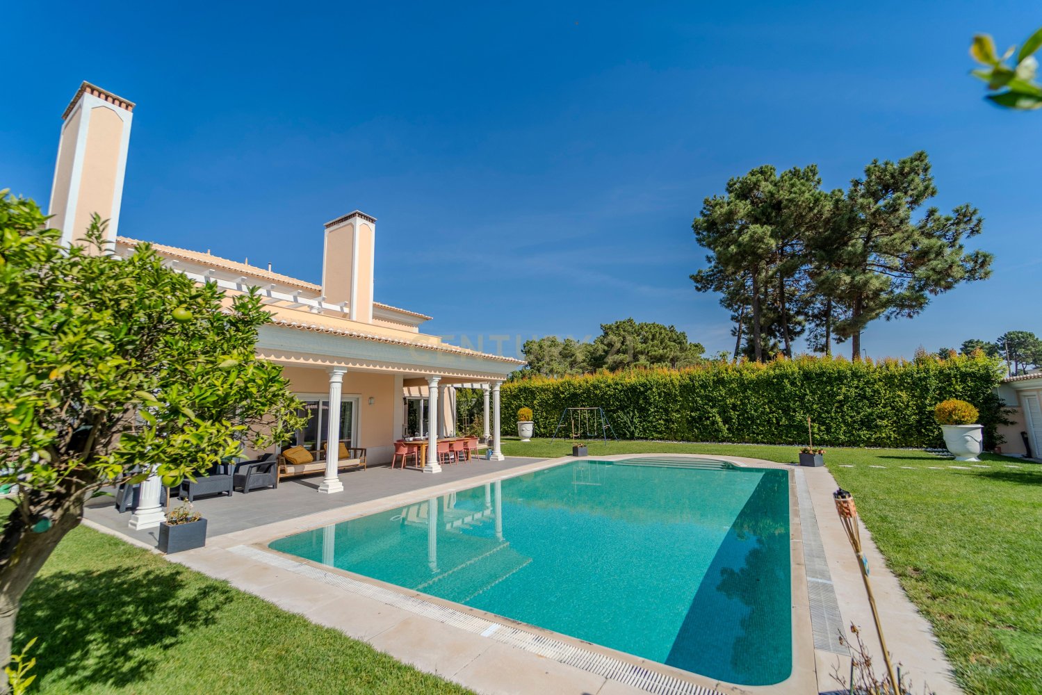 5 bedrooms Villa in Corroios, Portugal No. 141635