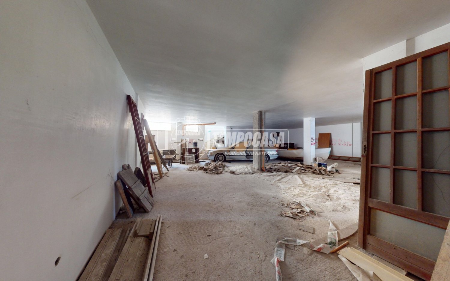 5 rooms House in Lizzanello, Italy No. 258132