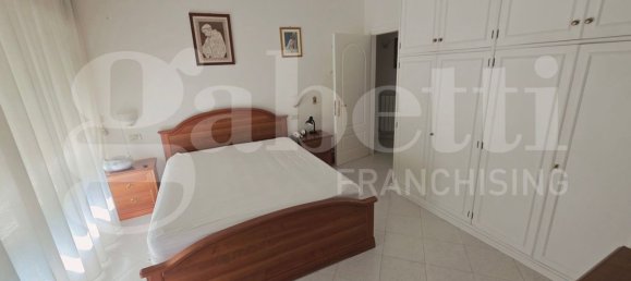 3 rooms Apartment in Assisi, Italy No. 299406 4
