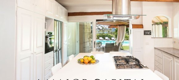 6 bedrooms Villa in Arzachena, Italy No. 59614 10