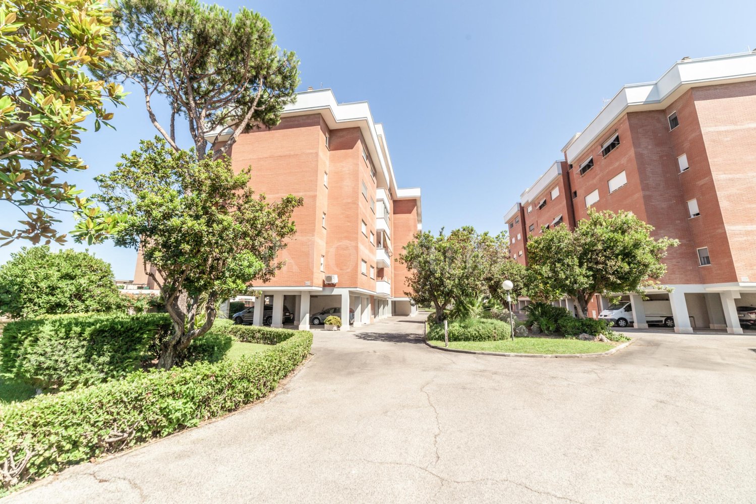 3 rooms Apartment in Rome, Italy No. 397504