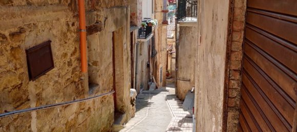 8 rooms House in Altavilla Silentina, Italy No. 256829 16