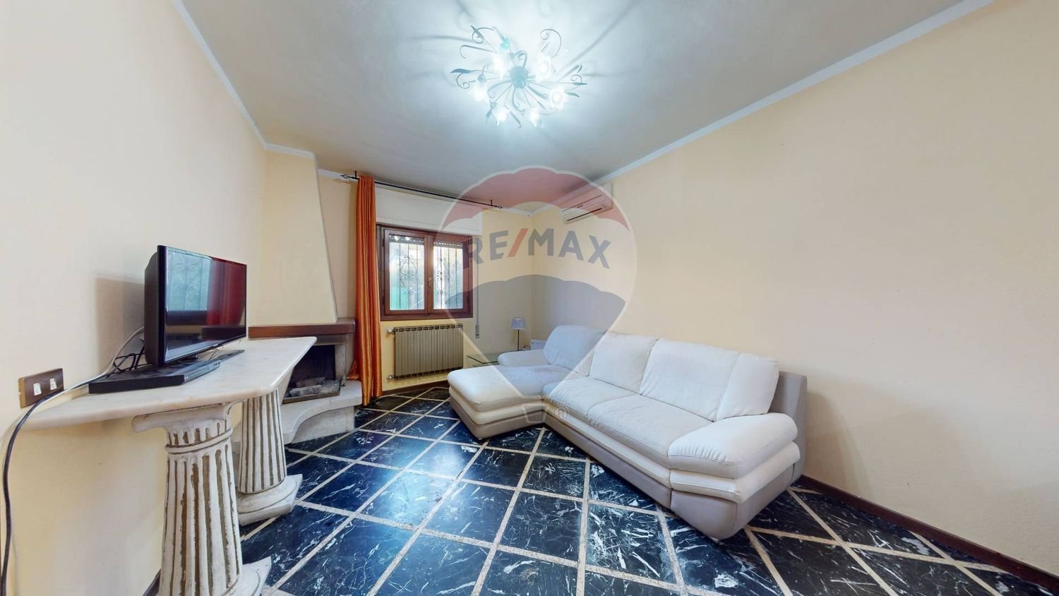 3-salle Maison à Viareggio, Italy No. 46418