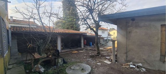 8 rooms Villa in Valmorea, Italy No. 2596 22