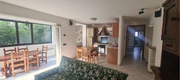 8 rooms Villa in Valmorea, Italy No. 2596 9