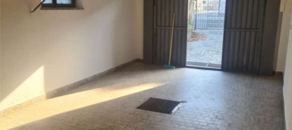 8 rooms Villa in Valmorea, Italy No. 2596 27