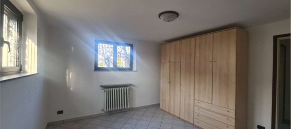 8 rooms Villa in Valmorea, Italy No. 2596 13