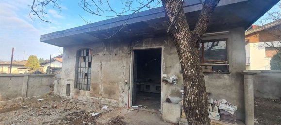 8 rooms Villa in Valmorea, Italy No. 2596 24