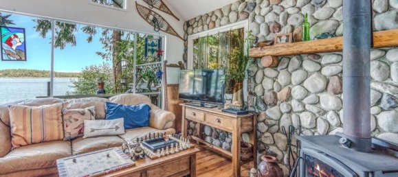 2 bedrooms House in British Columbia, Canada No. 1151 10